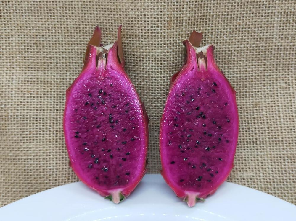 Pink Panther dragon fruit picture